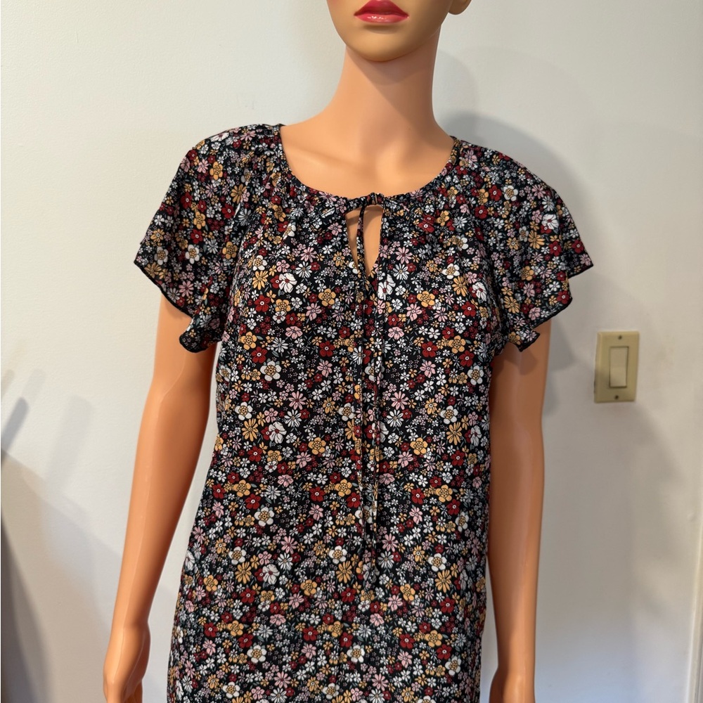 Floral Black Top. Brand new, tags cut off.